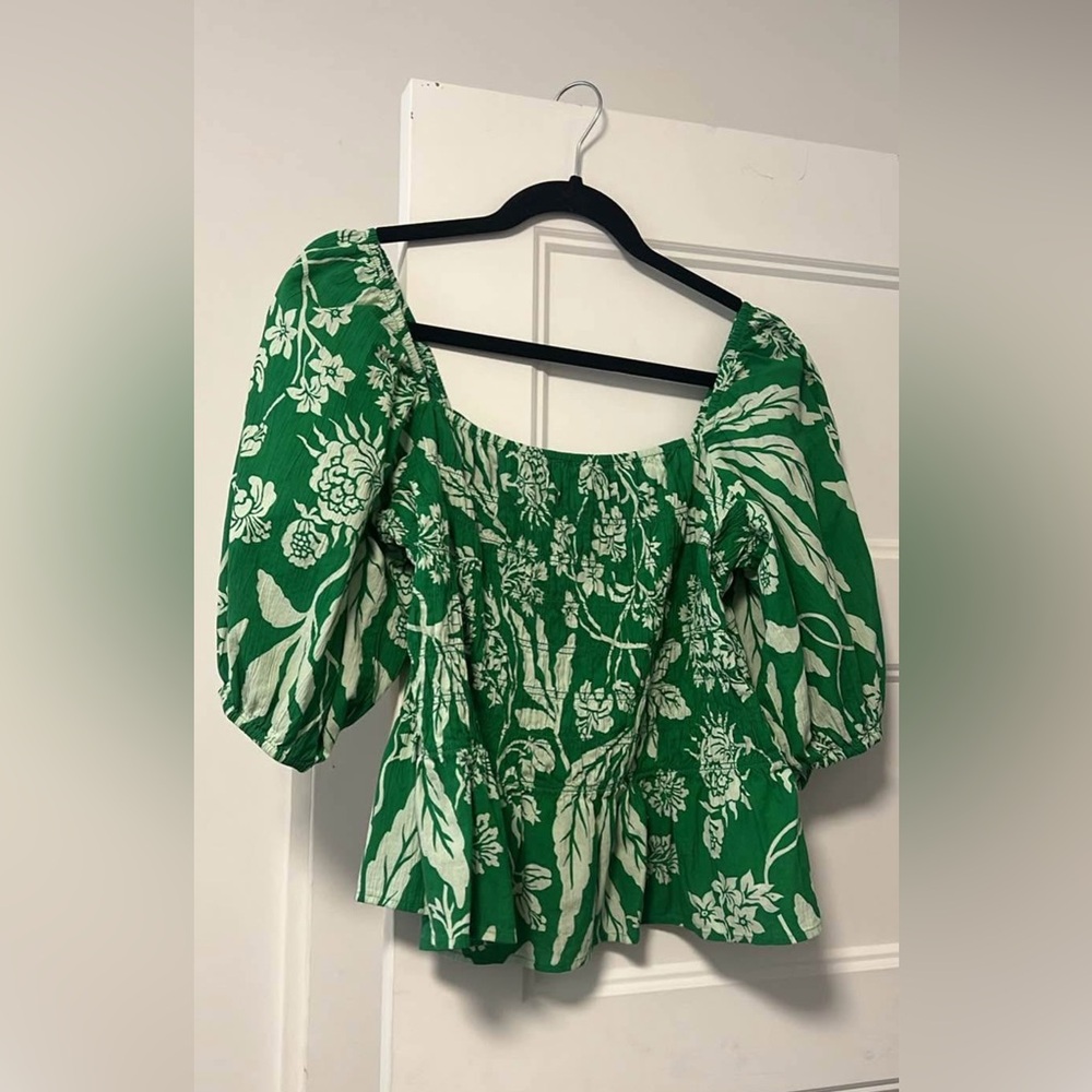 H&M Green and White Floral Blouse